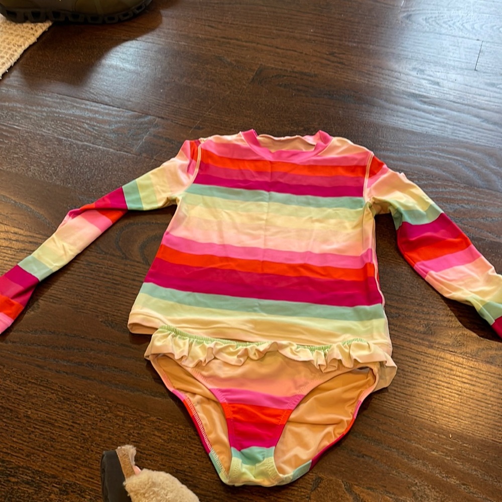 Crew cuts girls bottom and rash guard